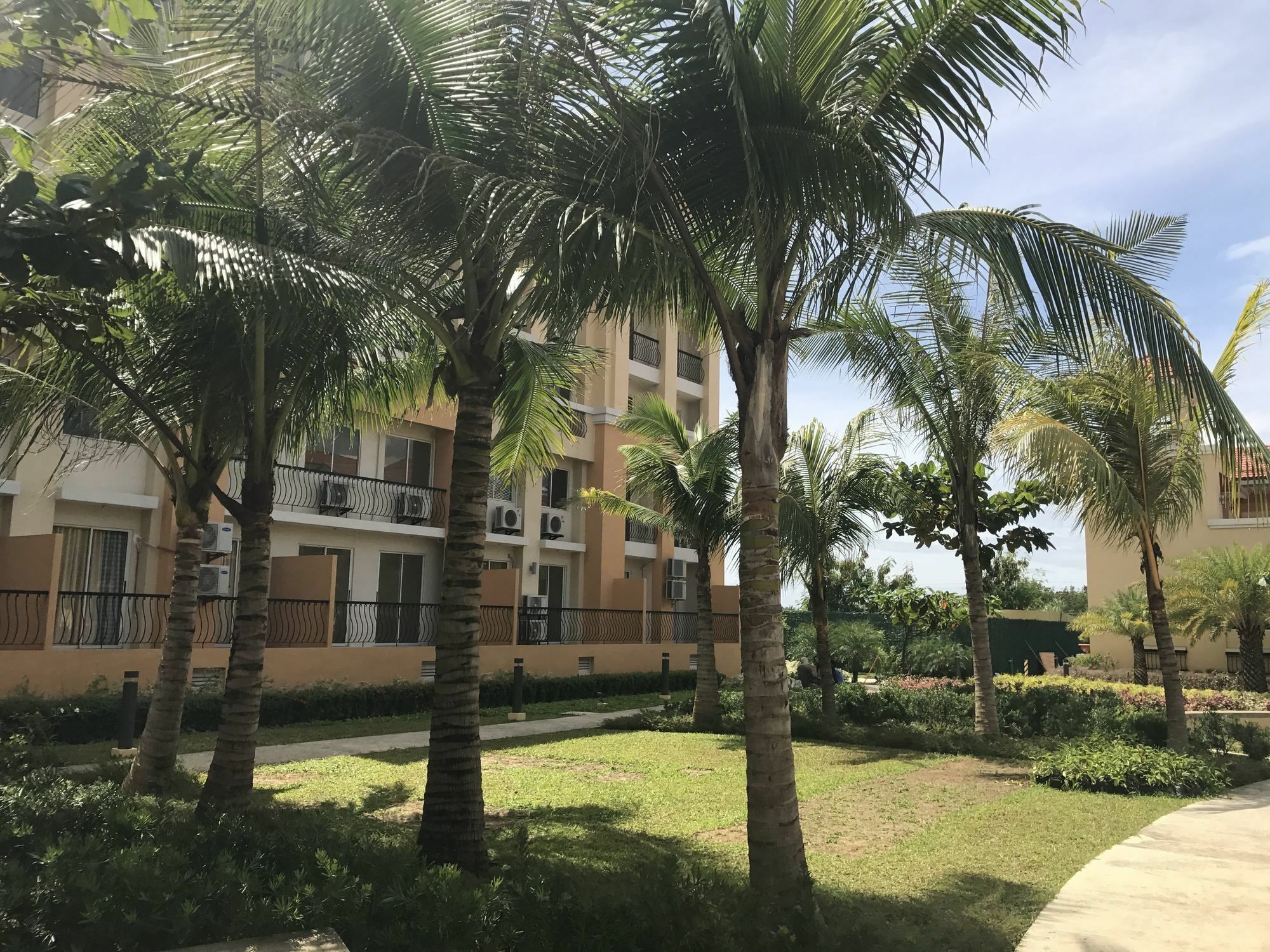 San Remo Oasis Serviced Apartments Cebu Exterior photo